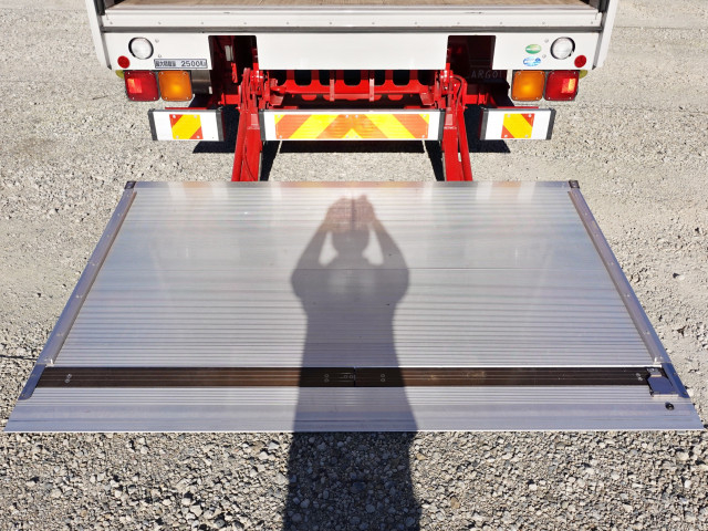 いすゞ フォワード 中型 アルミウィング 2RG-FRR90S2(96622) 15枚目