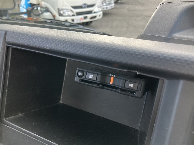 いすゞ エルフ 小型 平ボディ 2RG-NHR88A(96625) 40枚目