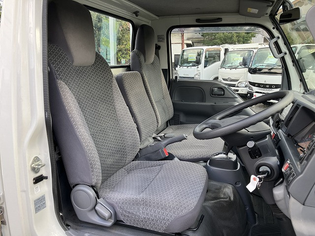 いすゞ エルフ 小型 平ボディ 2RG-NHR88A(96625) 45枚目