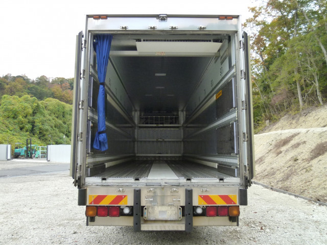 日野 プロフィア 大型 冷凍冷蔵バン 2DG-FW1AHJ(96626) 10枚目
