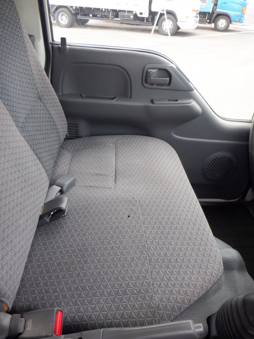 いすゞ エルフ 小型 Wキャブ 2RG-NHR88A(96627) 28枚目