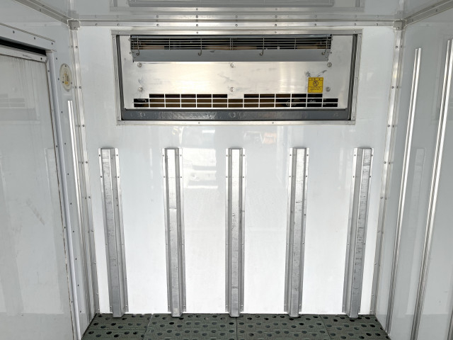 日野 デュトロ 小型 冷凍冷蔵バン 2RG-XZC605M(96631) 9枚目