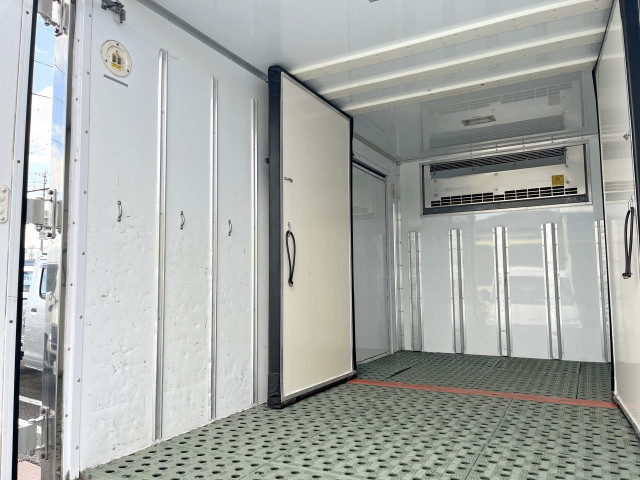 日野 デュトロ 小型 冷凍冷蔵バン 2RG-XZC605M(96631) 12枚目