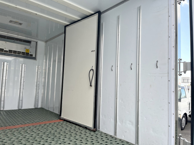 日野 デュトロ 小型 冷凍冷蔵バン 2RG-XZC605M(96631) 13枚目