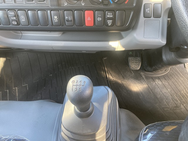 日野 デュトロ 小型 Wキャブ 2RG-XZU605M(96635) 28枚目