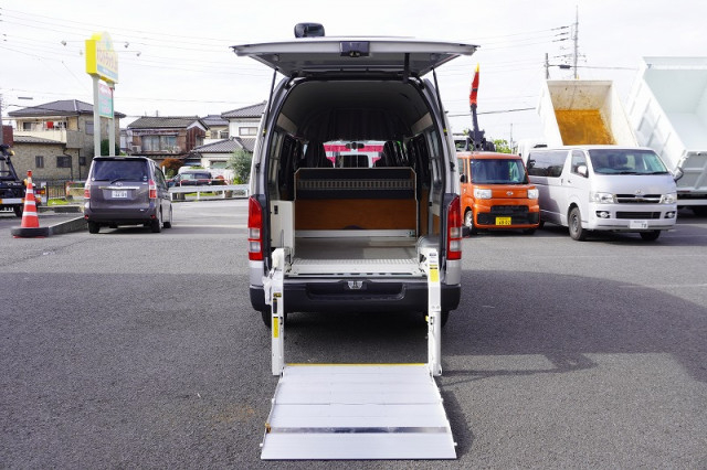トヨタ ハイエース 小型 ライトバン CBF-TRH200K(96637) 15枚目