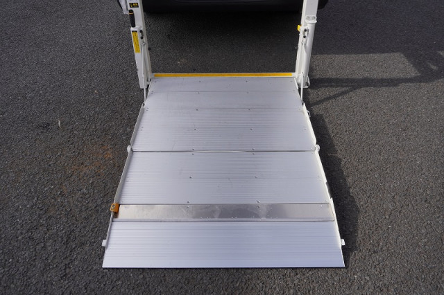 トヨタ ハイエース 小型 ライトバン CBF-TRH200K(96637) 19枚目