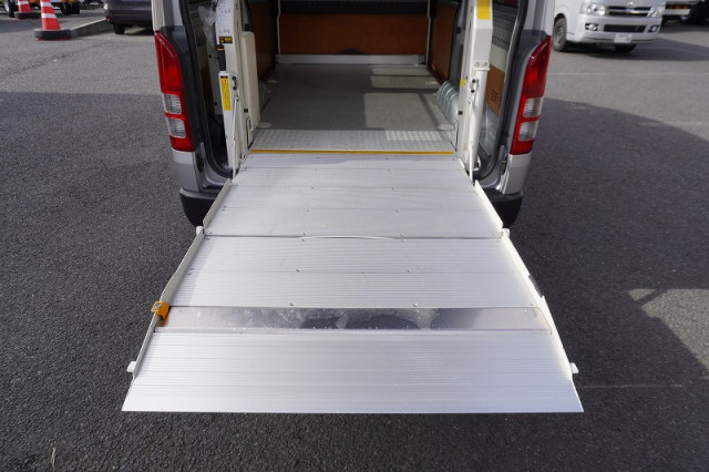 トヨタ ハイエース 小型 ライトバン CBF-TRH200K(96637) 20枚目