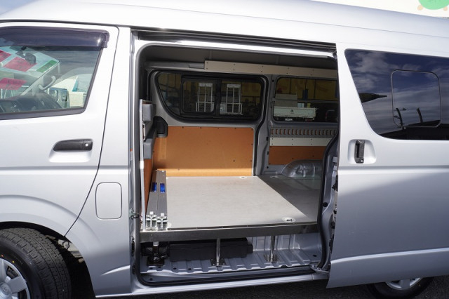 トヨタ ハイエース 小型 ライトバン CBF-TRH200K(96637) 28枚目