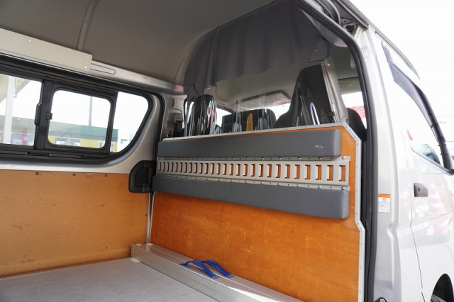 トヨタ ハイエース 小型 ライトバン CBF-TRH200K(96637) 30枚目