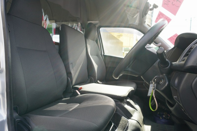 トヨタ ハイエース 小型 ライトバン CBF-TRH200K(96637) 38枚目