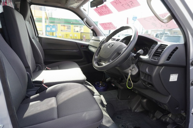 トヨタ ハイエース 小型 ライトバン CBF-TRH200K(96637) 39枚目