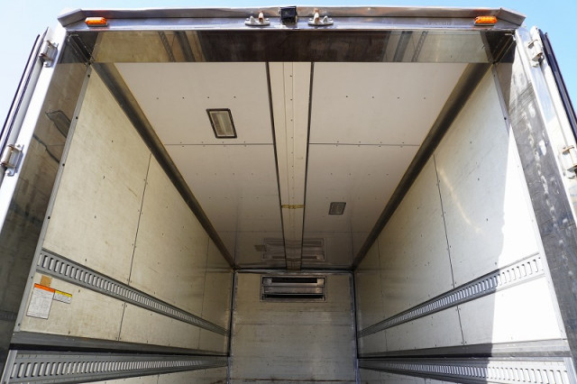 いすゞ フォワード 中型 アルミウィング TKG-FRR90T2(96640) 24枚目