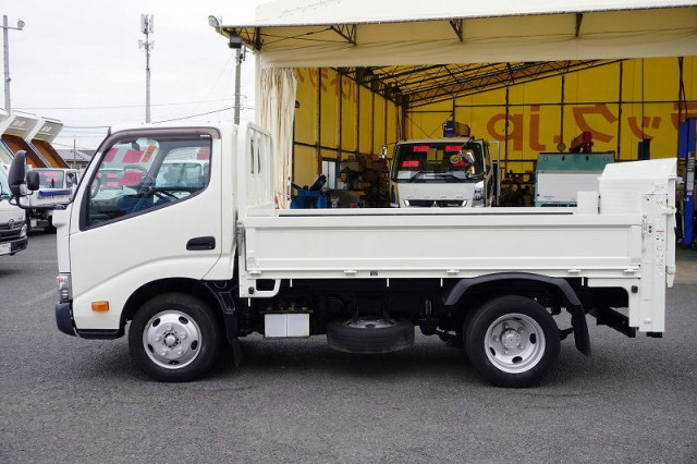 トヨタ ダイナ 小型 平ボディ TKG-XZU605(96647) 3枚目