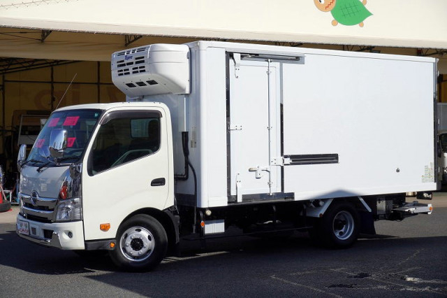 Hino dutro Small Freezer box_body 2RG-XZU712M(96660) 1枚目