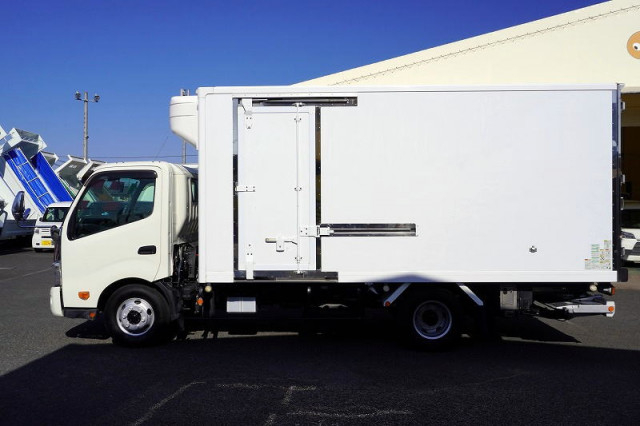 Hino dutro Small Freezer box_body 2RG-XZU712M(96660) 3枚目