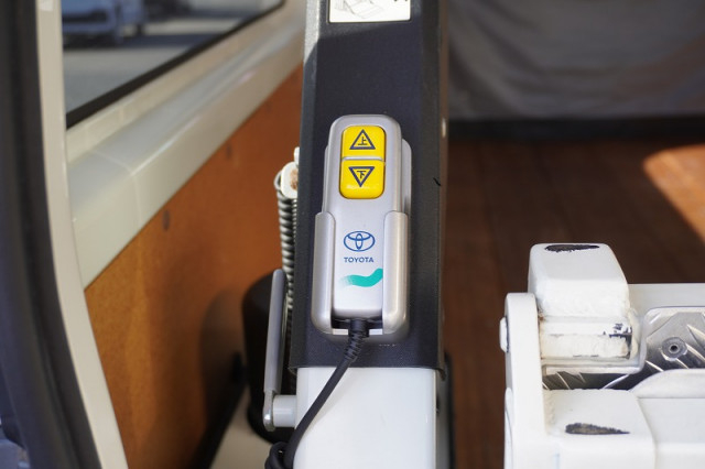 Toyota Small Light van CBF-TRH200V(96661) 22枚目