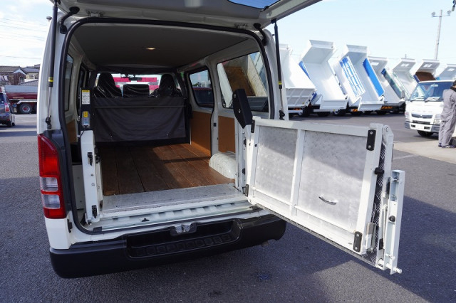 Toyota Small Light van CBF-TRH200V(96661) 24枚目