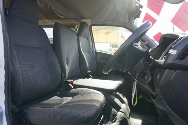 Toyota Small Light van CBF-TRH200V(96661) 39枚目