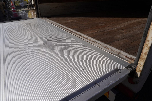 いすゞ フォワード 中型 アルミバン 2RG-FRR90S2(96664) 28枚目