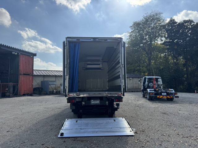 いすゞ エルフ 小型 冷凍冷蔵バン 2RG-NPR88YN(96690) 9枚目