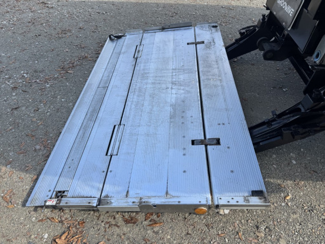 いすゞ エルフ 小型 冷凍冷蔵バン 2RG-NPR88YN(96690) 11枚目