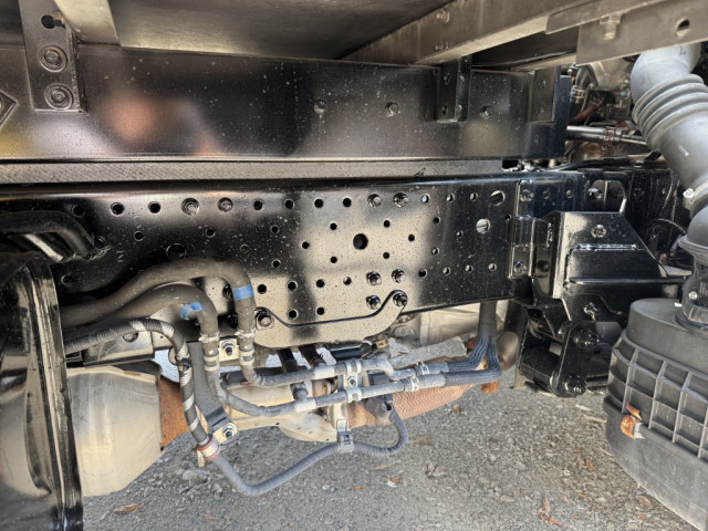 いすゞ エルフ 小型 冷凍冷蔵バン 2RG-NPR88YN(96690) 24枚目