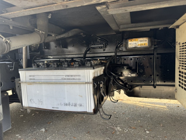 いすゞ エルフ 小型 冷凍冷蔵バン 2RG-NPR88YN(96690) 28枚目