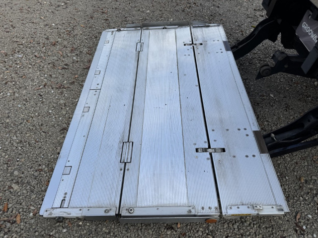 いすゞ エルフ 小型 冷凍冷蔵バン 2RG-NPR88YN(96692) 12枚目