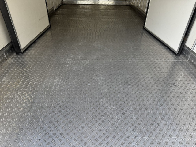 いすゞ エルフ 小型 冷凍冷蔵バン 2RG-NPR88YN(96692) 15枚目