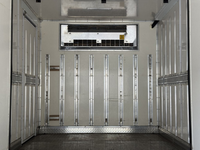 いすゞ エルフ 小型 冷凍冷蔵バン 2RG-NPR88YN(96692) 17枚目