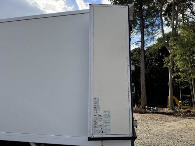 いすゞ エルフ 小型 冷凍冷蔵バン 2RG-NPR88YN(96692) 22枚目