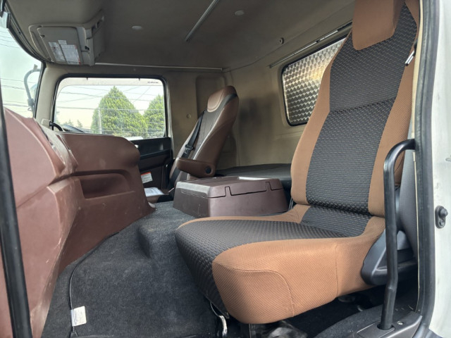 日野 プロフィア 大型 車載専用車 2DG-FW1EHG(96697) 39枚目