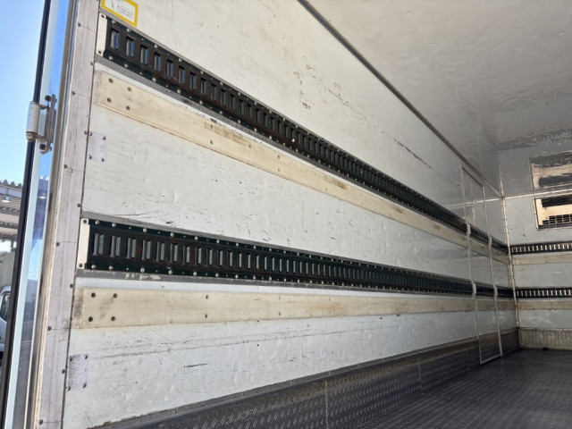 日野 レンジャー 中型 冷凍冷蔵バン TKG-FD9JKAA(96716) 13枚目