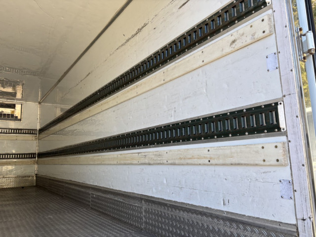 日野 レンジャー 中型 冷凍冷蔵バン TKG-FD9JKAA(96716) 14枚目