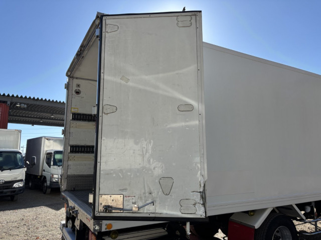 日野 レンジャー 中型 冷凍冷蔵バン TKG-FD9JKAA(96716) 19枚目