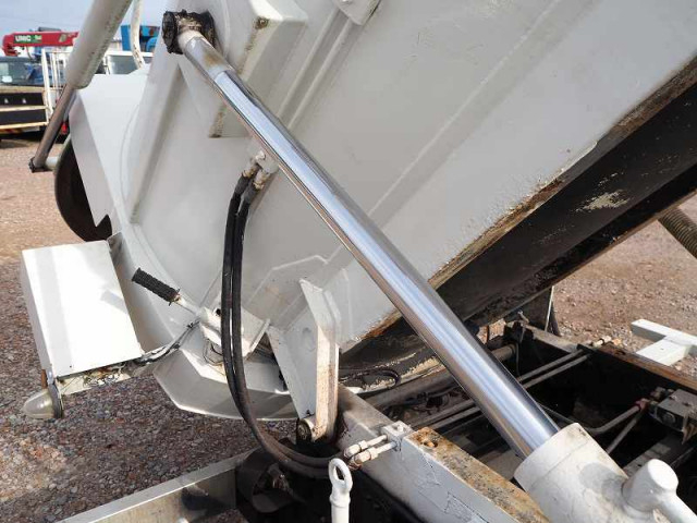 三菱ふそう ファイター 中型 バキュームカー PA-FK71R(96725) 16枚目