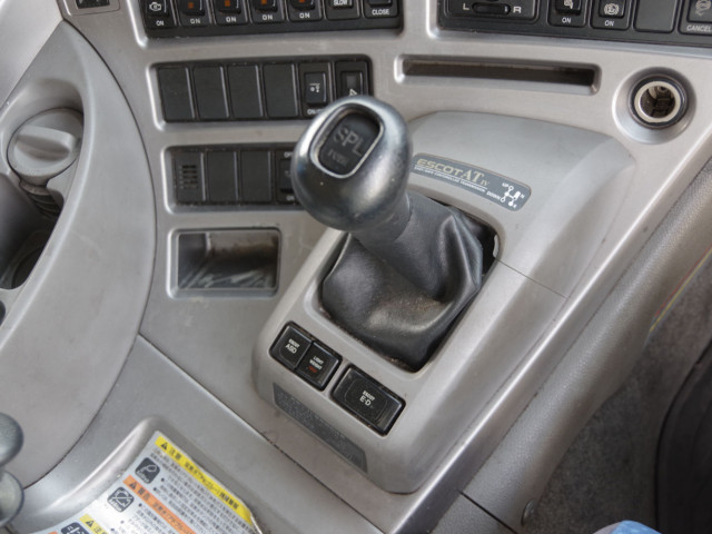 UDトラックス（日産） クオン 大型 - ADG-CD4ZL(96727) 34枚目