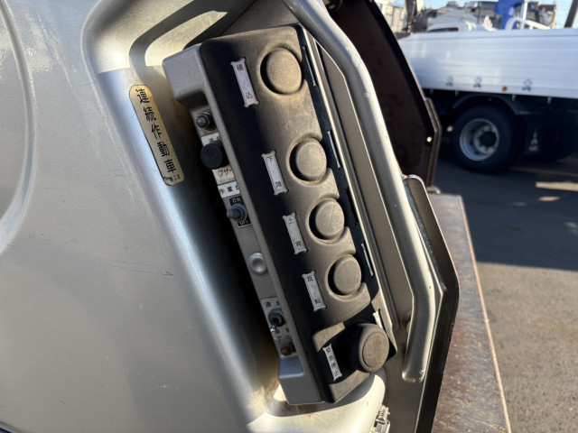 いすゞ エルフ 小型 塵芥車（プレス式） SKG-NMR85AN(96753) 15枚目