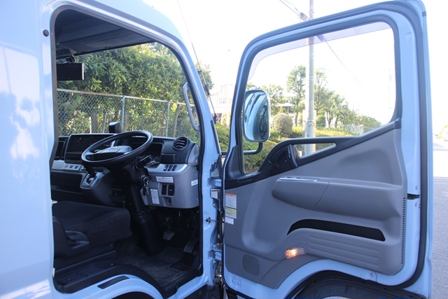 三菱ふそう キャンター 小型 冷凍冷蔵ウィング TPG-FEB50(96757) 10枚目