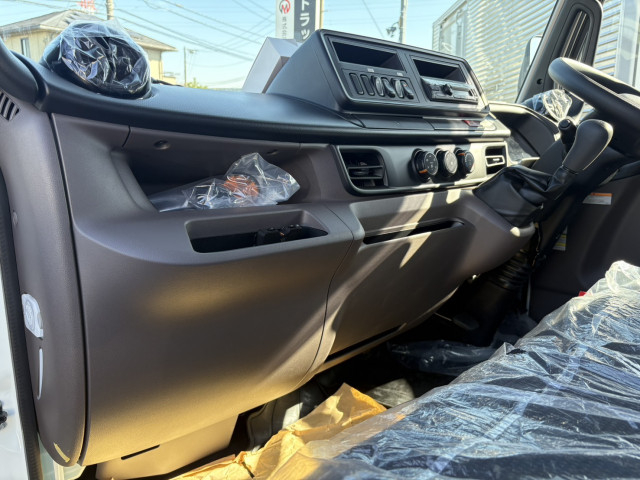 三菱ふそう キャンター 小型 アルミバン 2RG-FEAV0(96852) 32枚目