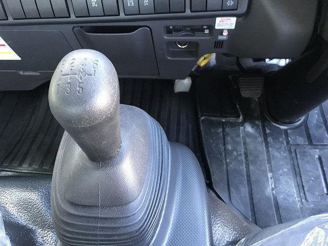 いすゞ エルフ 小型 車載専用車 2RG-NPR88AM(96854) 45枚目