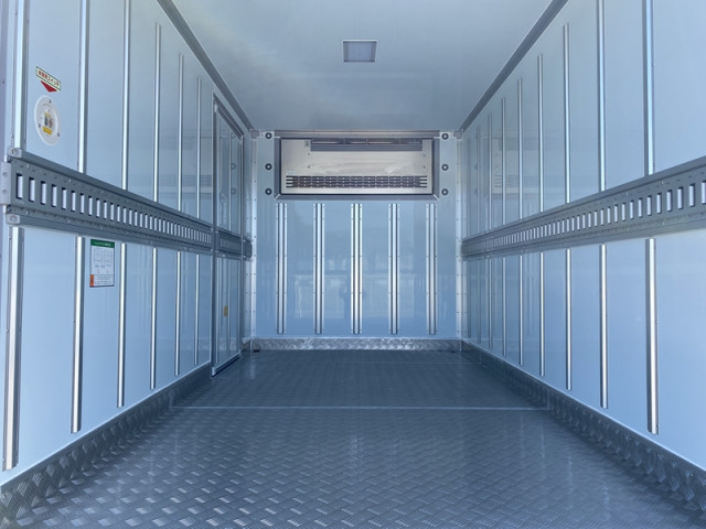 三菱ふそう キャンター 小型 冷凍冷蔵バン 2RG-FBAV0(96858) 10枚目