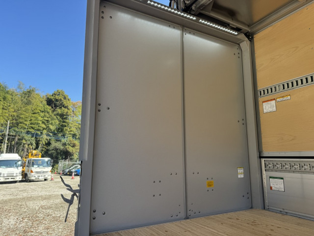 三菱ふそう キャンター 小型 アルミウィング 2RG-FEB50(96861) 17枚目