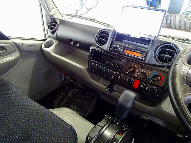 トヨタ ダイナ 小型 平ボディ 2KG-XZC605(96867) 9枚目