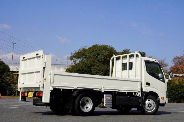 トヨタ ダイナ 小型 平ボディ 2RG-XZU645(96871) 2枚目