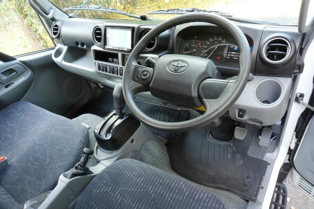 トヨタ ダイナ 小型 平ボディ 2RG-XZU645(96871) 3枚目