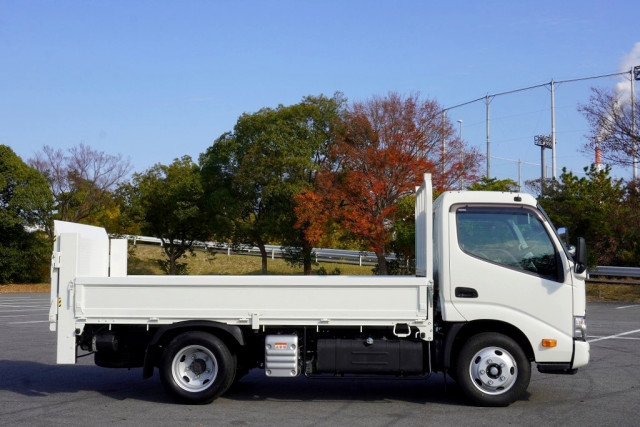 トヨタ ダイナ 小型 平ボディ 2RG-XZU645(96871) 10枚目