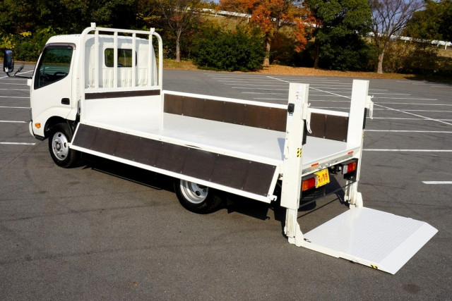 トヨタ ダイナ 小型 平ボディ 2RG-XZU645(96871) 24枚目