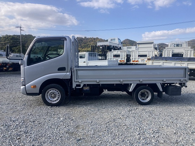 トヨタ ダイナ 小型 平ボディ 3BF-TRY230(96876) 4枚目